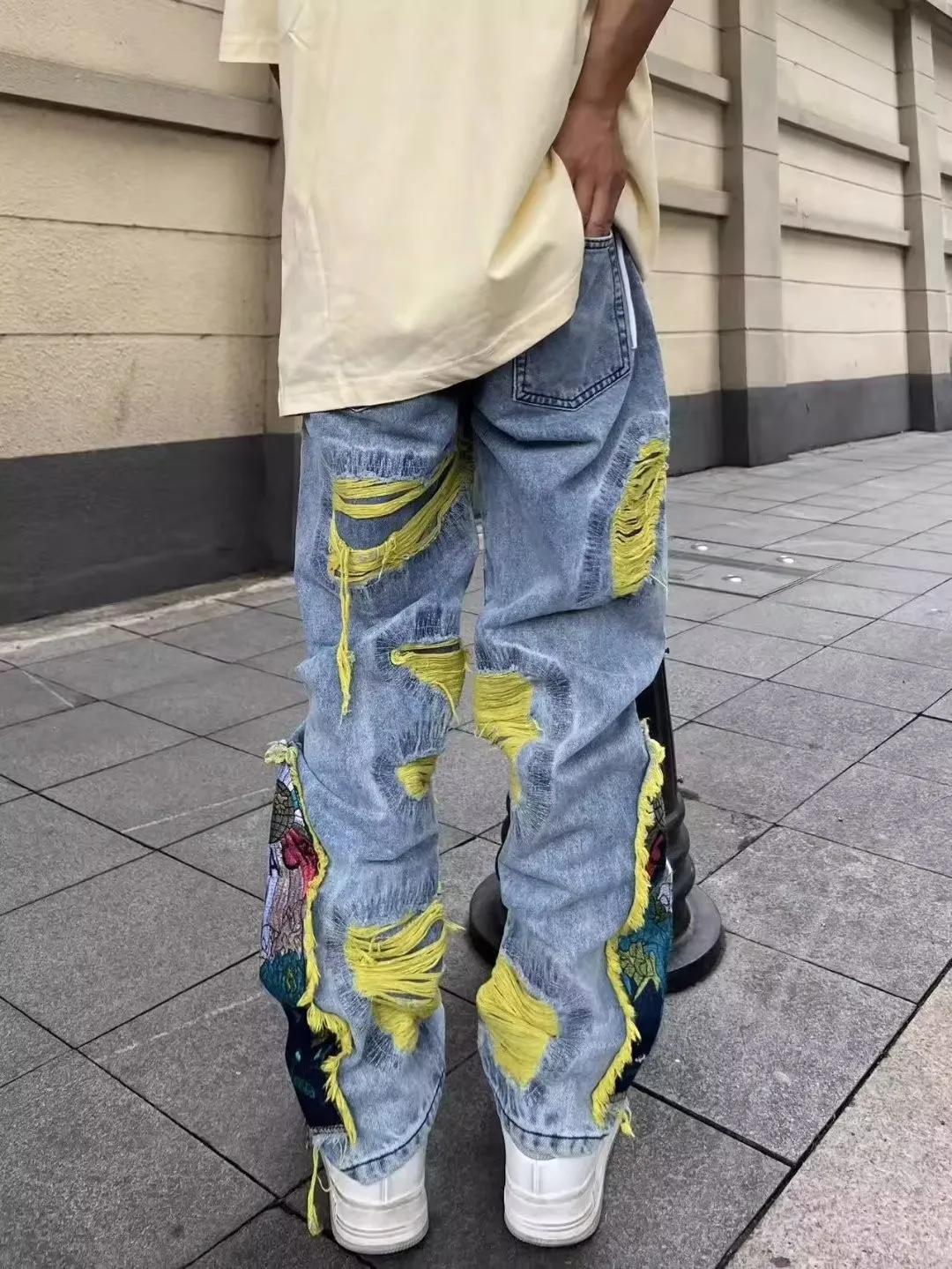 Jeans délabrés brodés hip-hop  - Street Fashion In Japanese avis et prix
